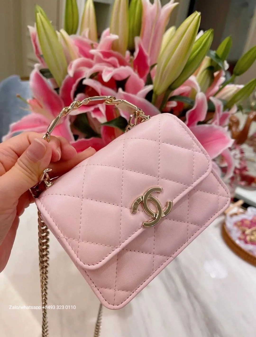 CHANEL 22s FLAP BAG WITH TOP HANDLE Lambskin Gold-Tone Metal Pink