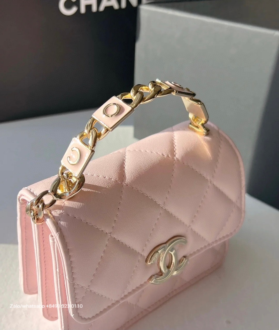 CHANEL 22s FLAP BAG WITH TOP HANDLE Lambskin Gold-Tone Metal Pink