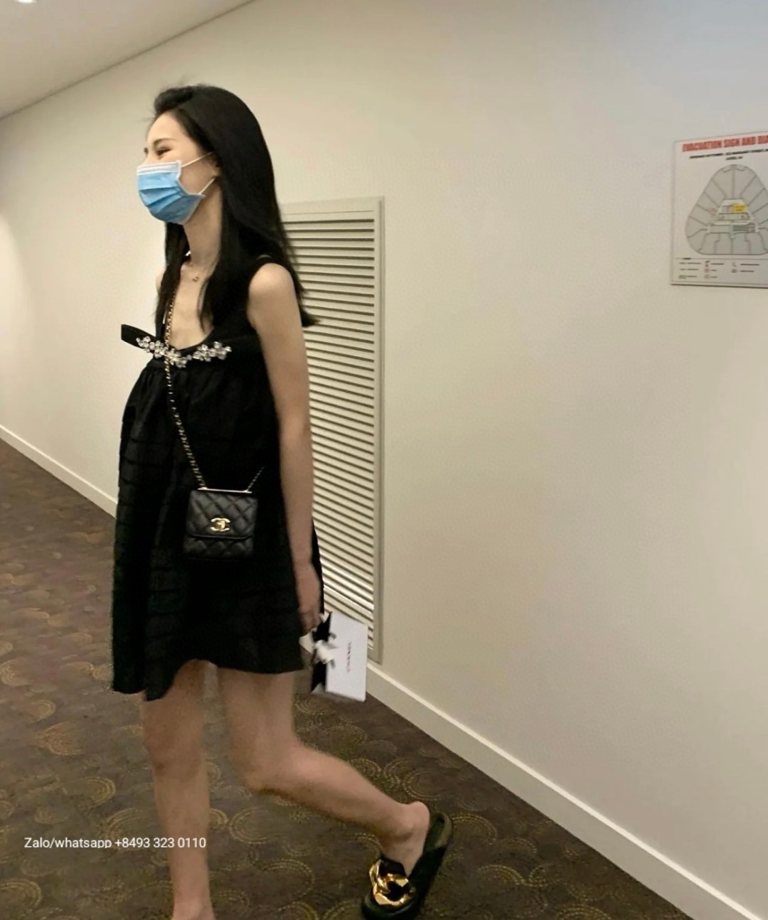 CHANEL 22B trendy CC lambskin dark-Tone Metal Black