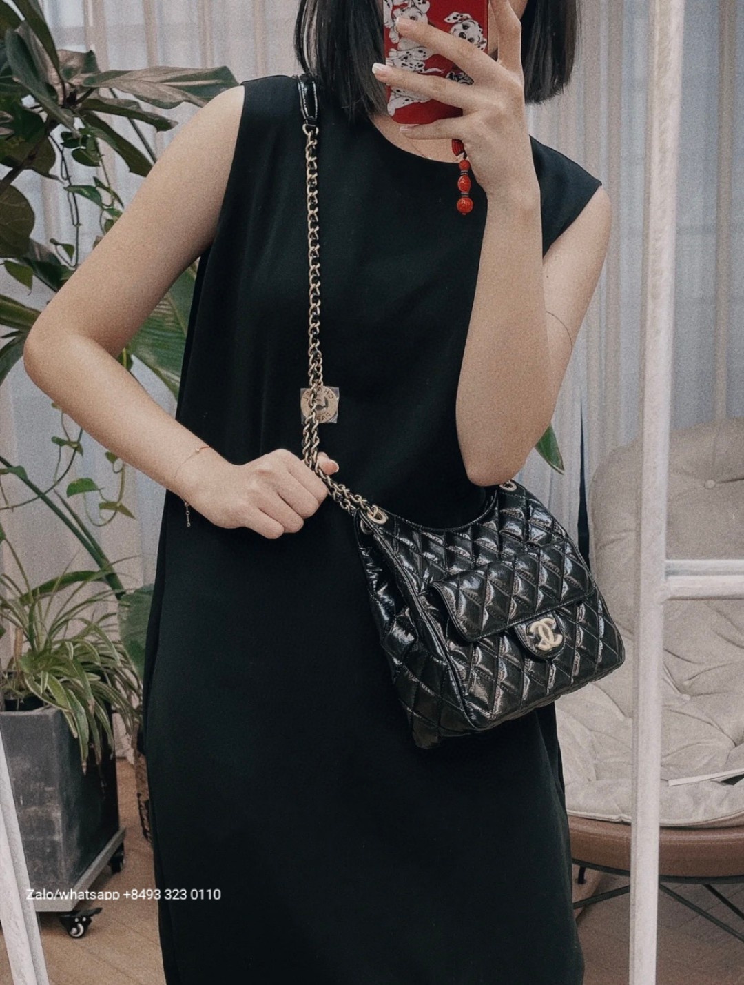CHANEL SMALL HOBO BAG Shiny Crumpled Calfskin & Gold-Tone Metal Black AS4323 C2
