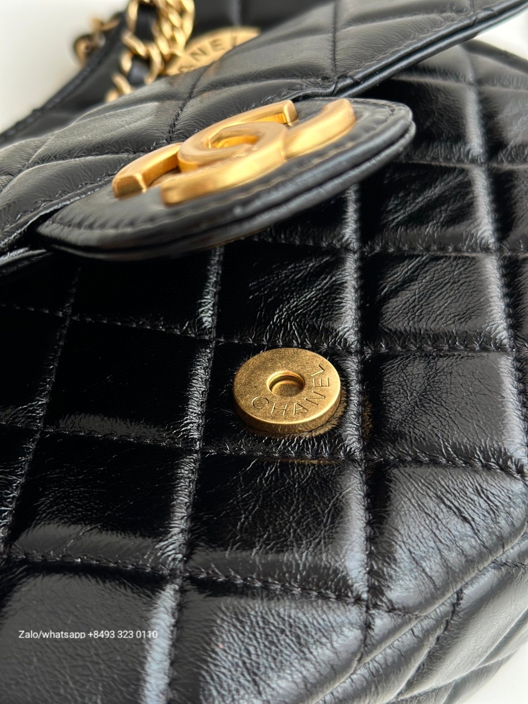 CHANEL SMALL HOBO BAG Shiny Crumpled Calfskin & Gold-Tone Metal Black AS4323 C2