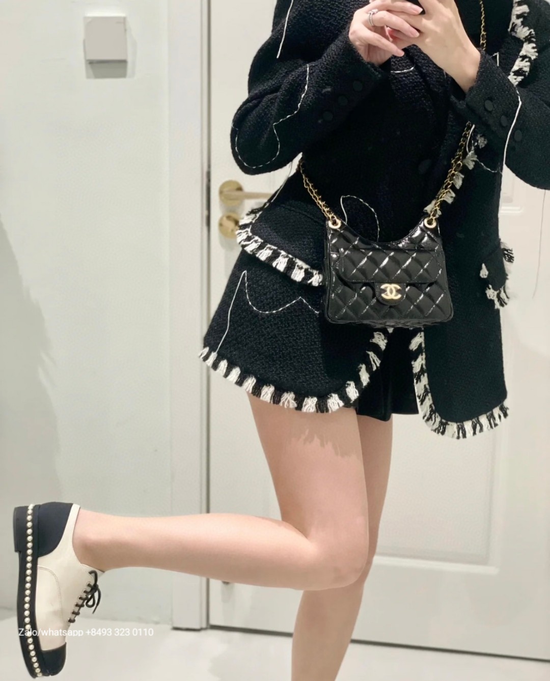CHANEL HOBO BAG Shiny Crumpled Calfskin & Gold-Tone Metal Black AS4323