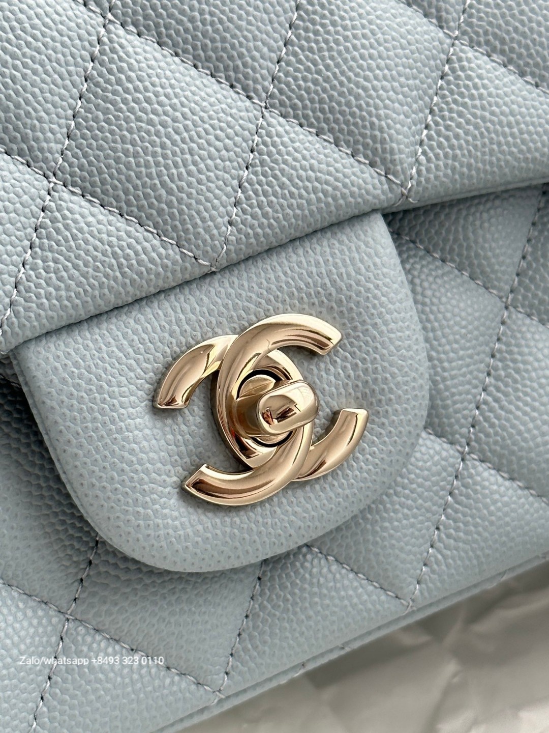 CHANEL MINI CLASSIC HANDBAG GRAINED CALFSKIN & Gold-Tone Metal Blue