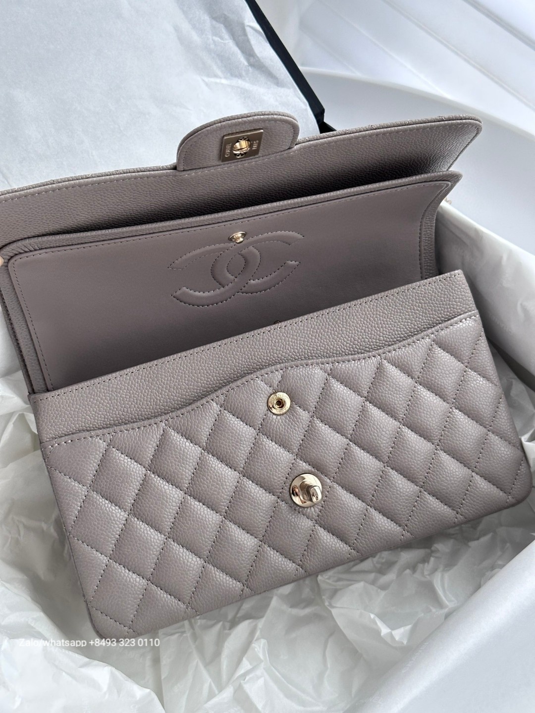 CHANEL medium CLASSIC HANDBAG GRAINED CALFSKIN & Gold-Tone Metal grey