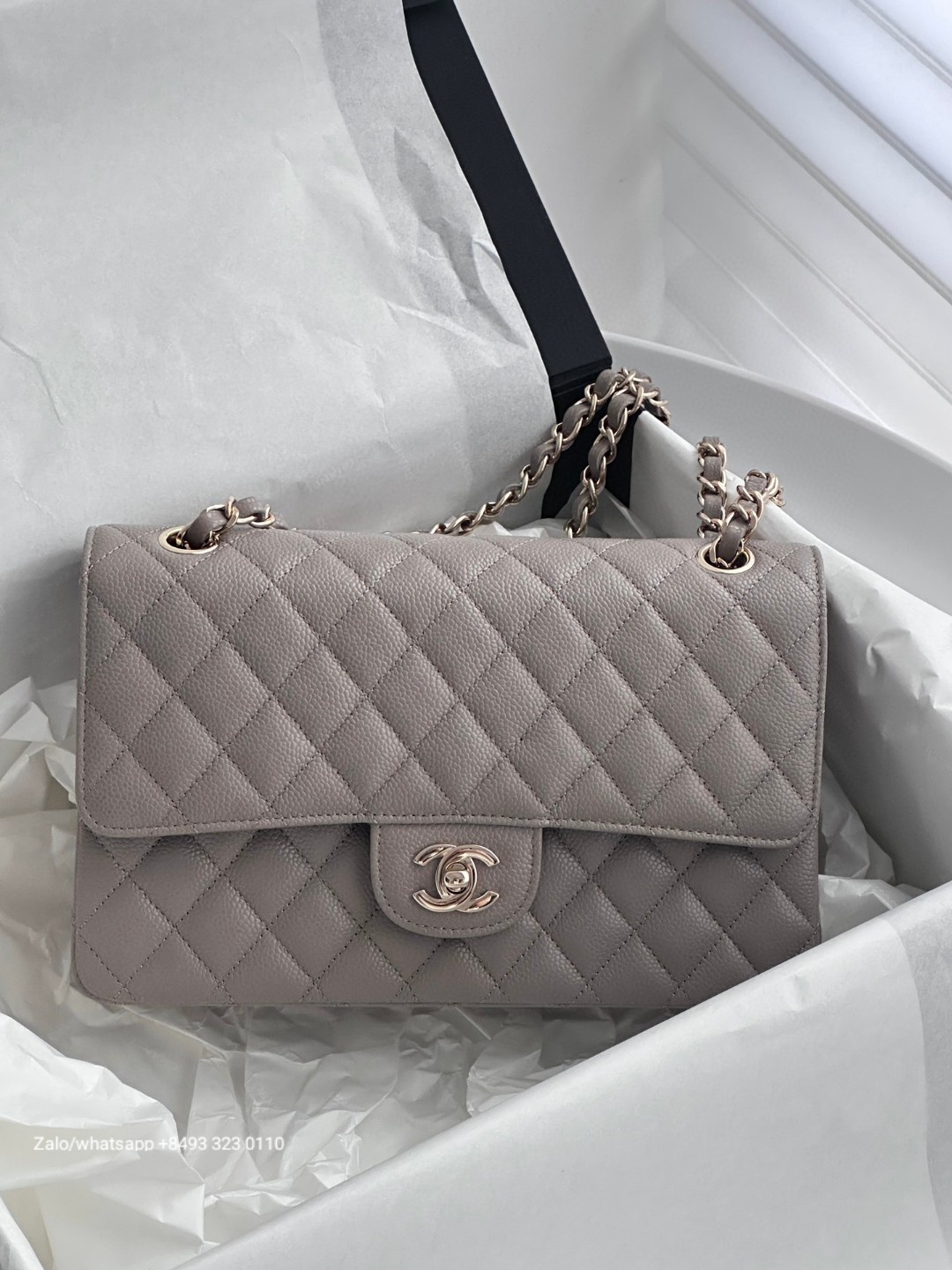 CHANEL medium CLASSIC HANDBAG GRAINED CALFSKIN & Gold-Tone Metal grey