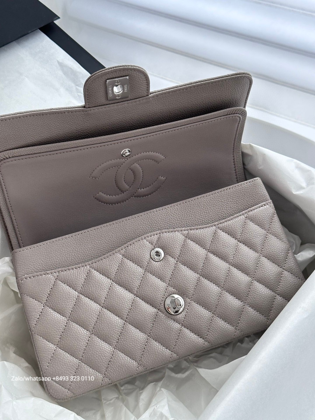 CHANEL medium CLASSIC HANDBAG GRAINED CALFSKIN & dark-Tone Metal grey