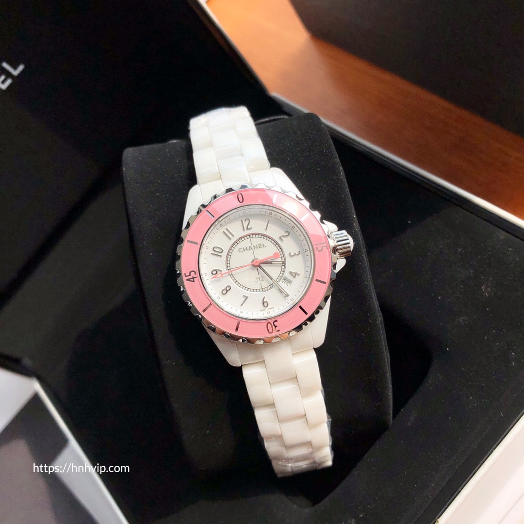 Chanel J12 WATCH, 33 MM