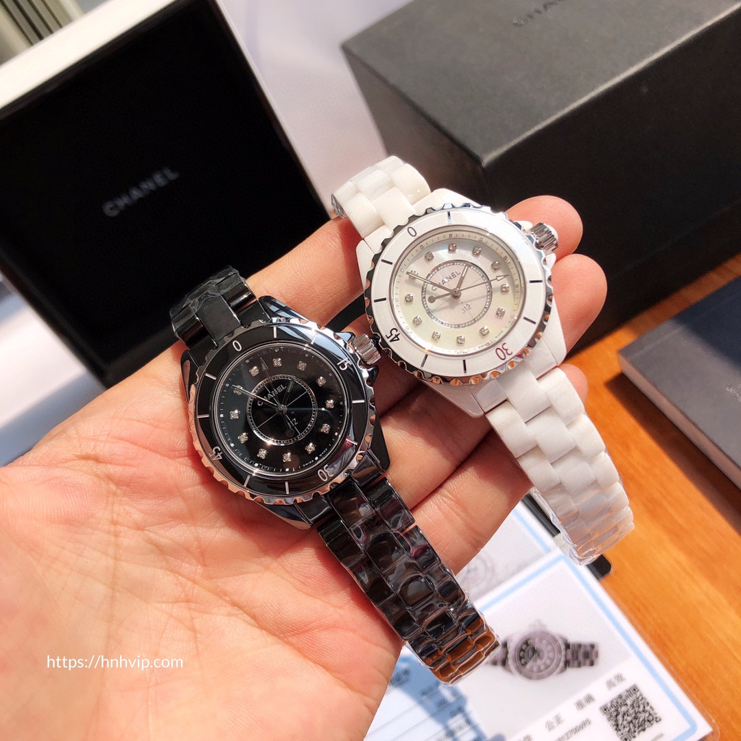 Chanel J12 WATCH, 33 MM