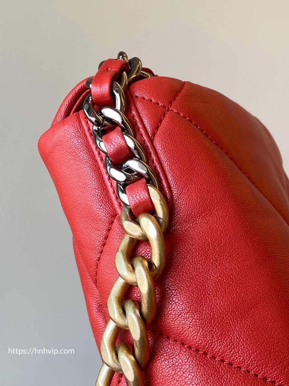 CHANEL 19 HANDBAG