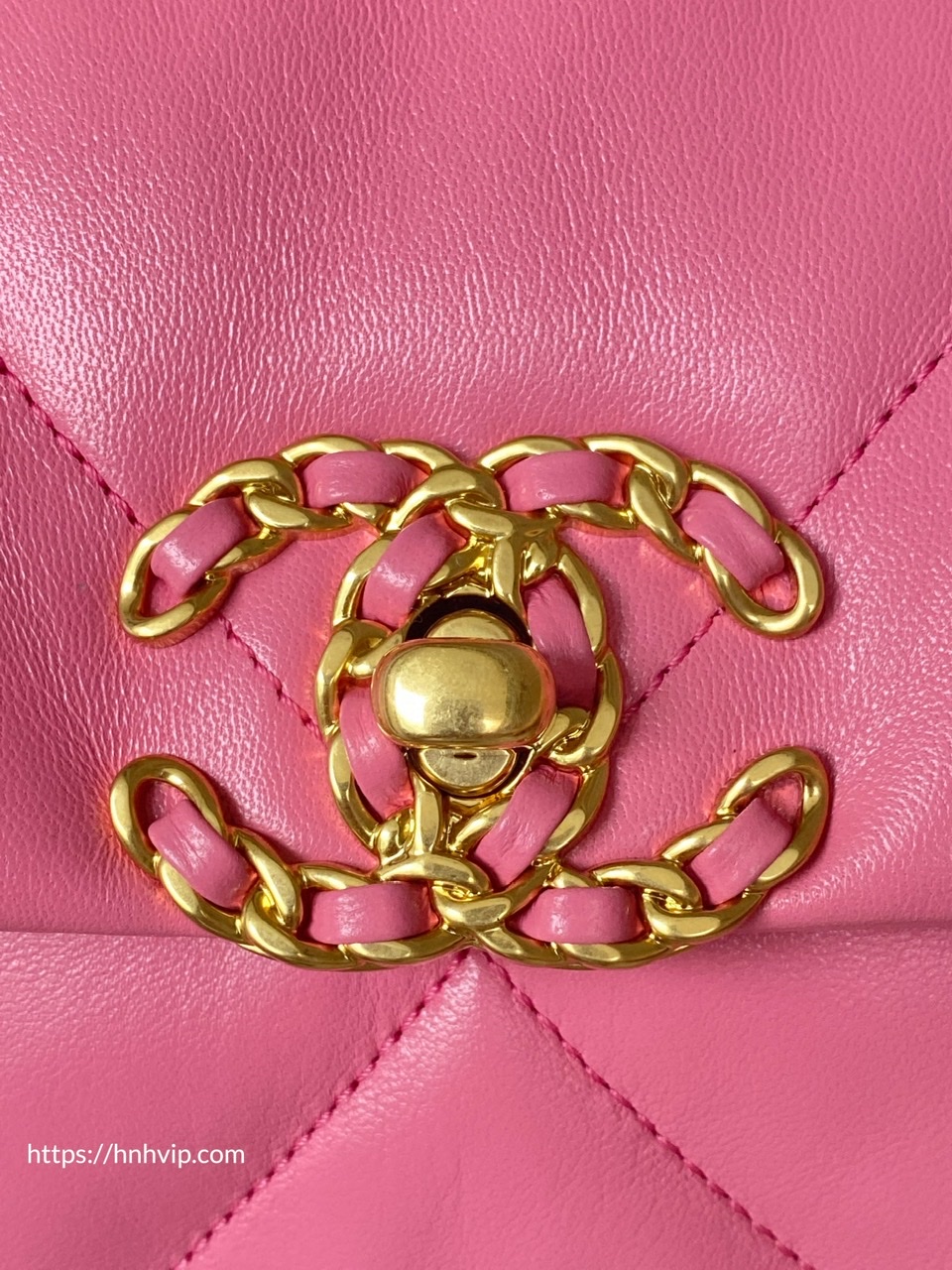 CHANEL 19 HANDBAG