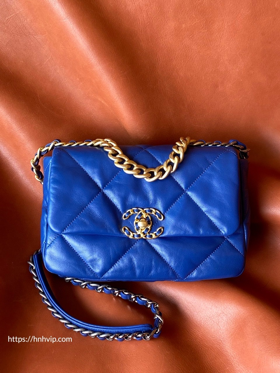 CHANEL 19 HANDBAG