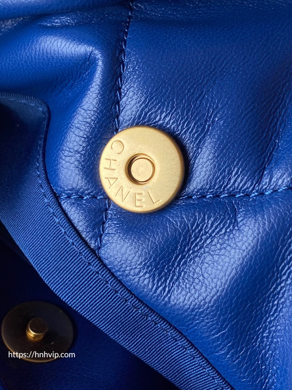 CHANEL 19 HANDBAG