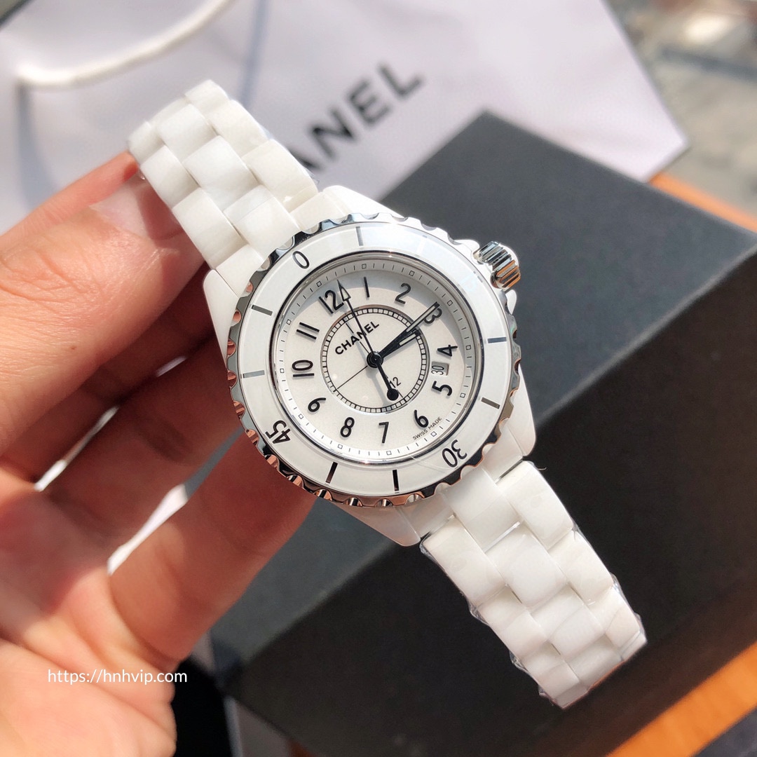 Chanel J12 WATCH, 33 MM