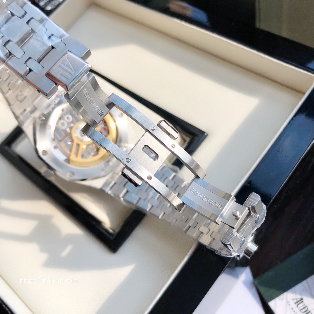 Audemars Piguet Royal Oak 15500ST.OO.1220ST.01