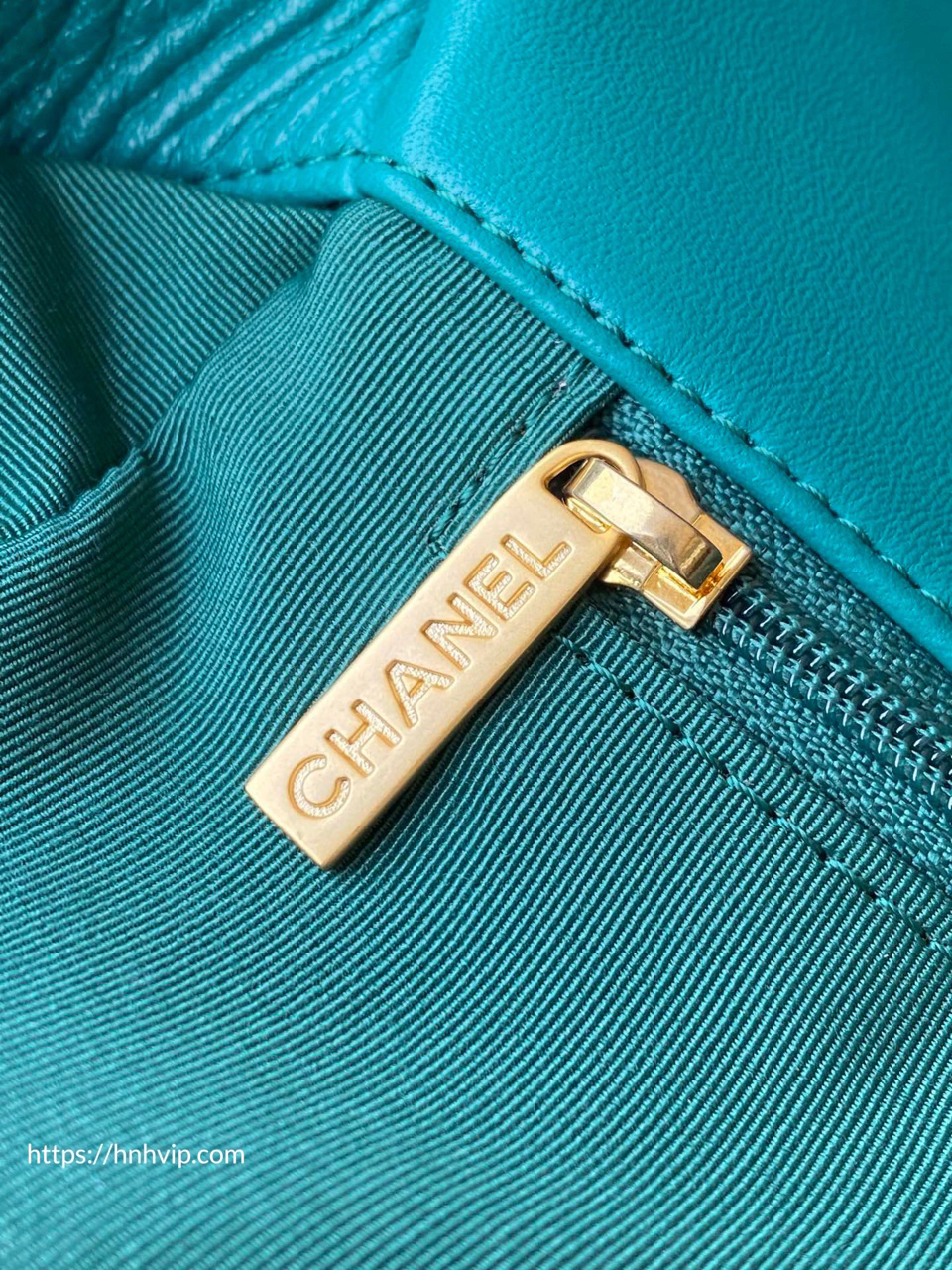 CHANEL 19 HANDBAG