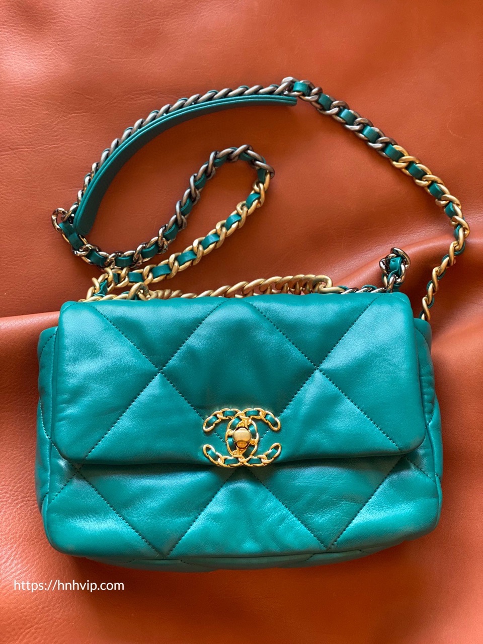 CHANEL 19 HANDBAG