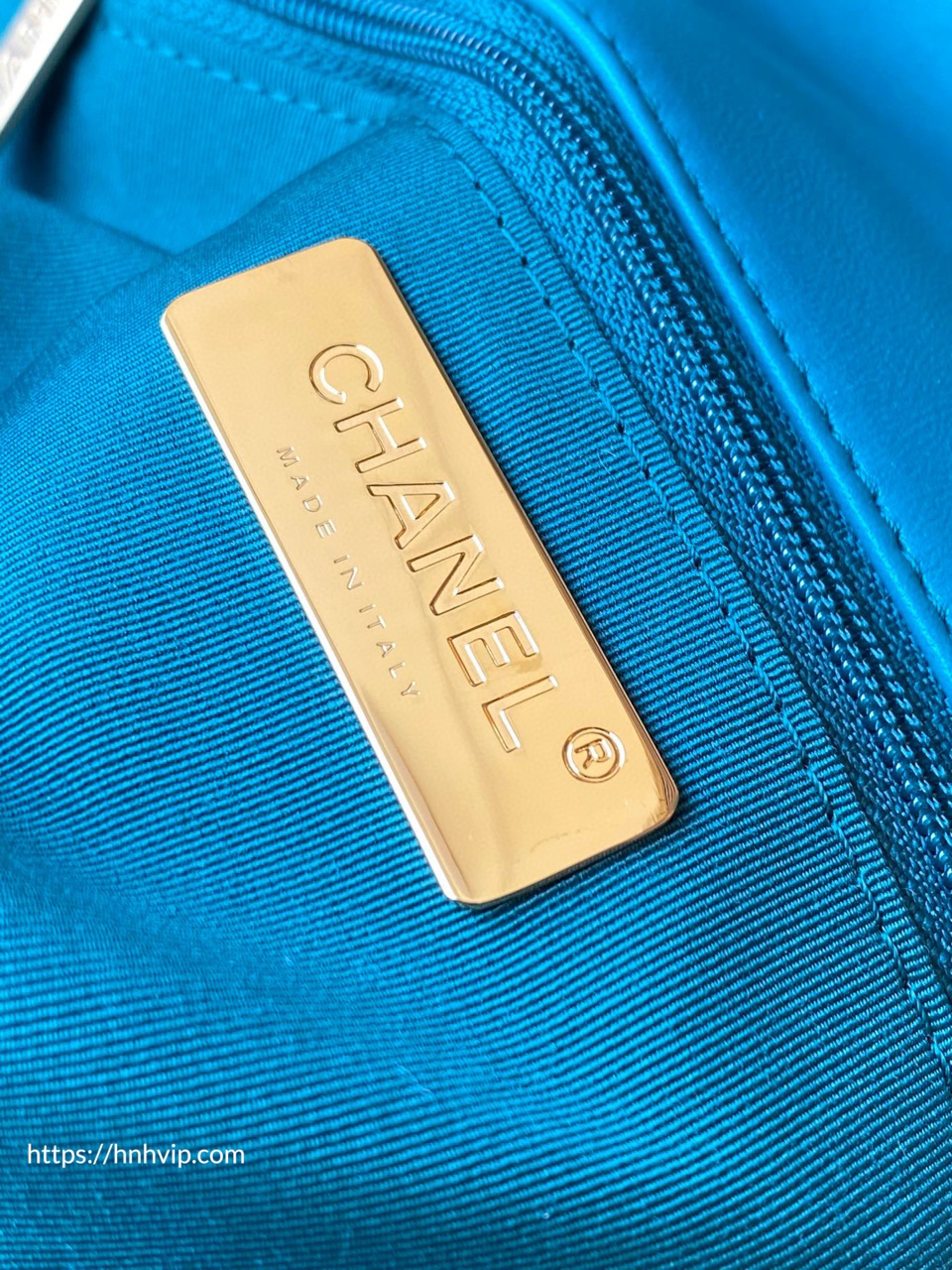 CHANEL 19 HANDBAG
