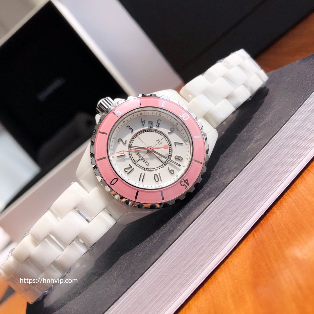 Chanel J12 WATCH, 33 MM