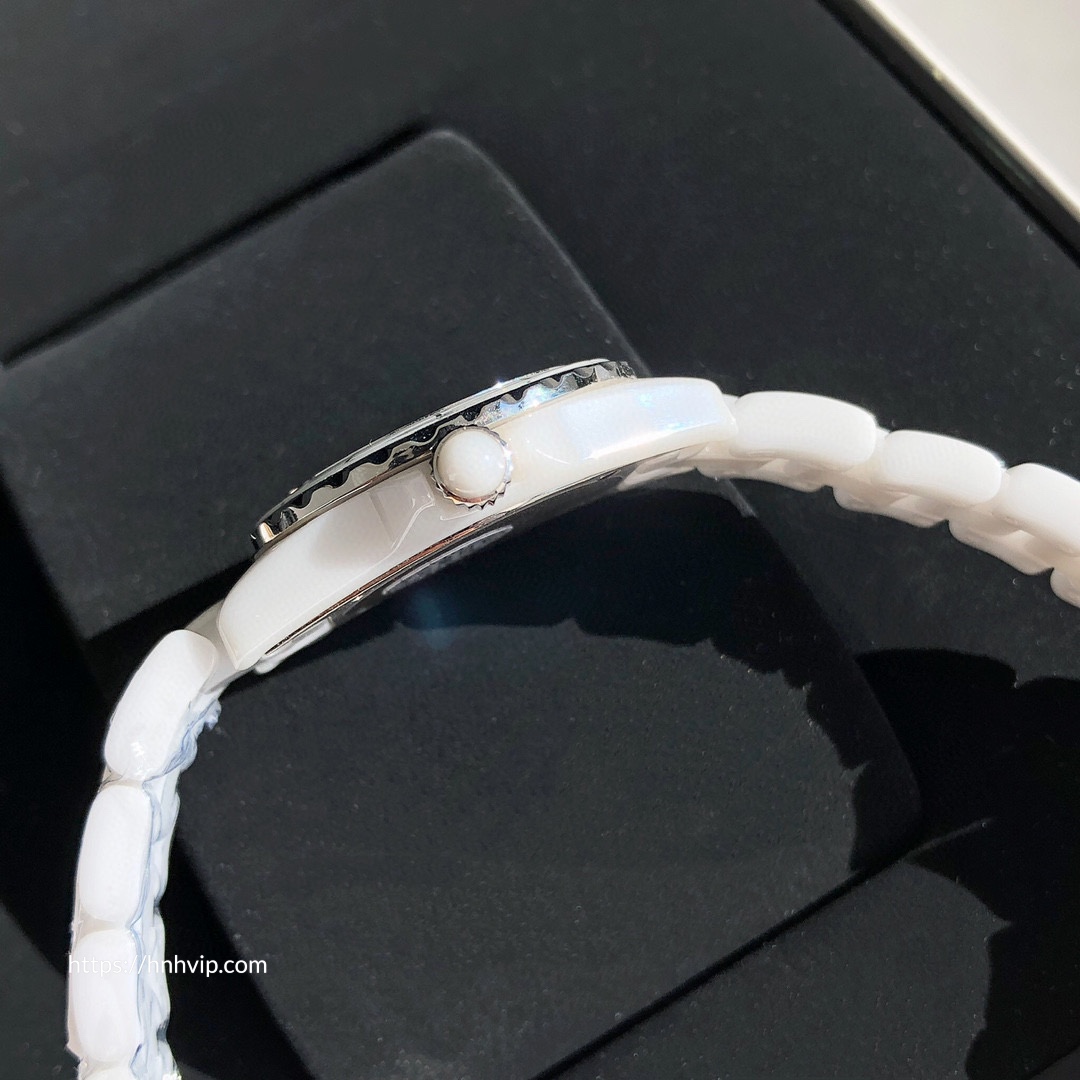 Chanel J12 WATCH, 29MM