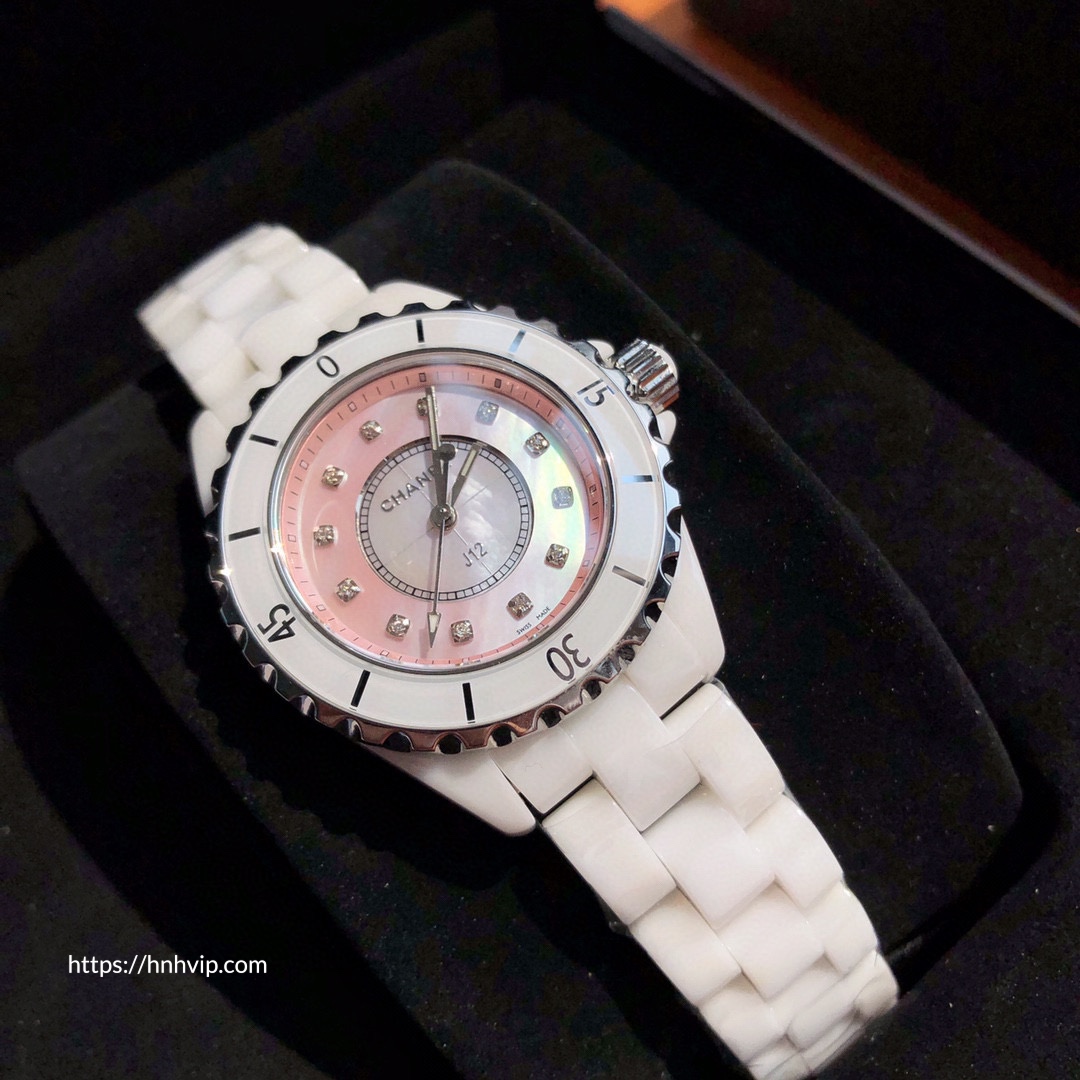 Chanel J12 WATCH, 33 MM