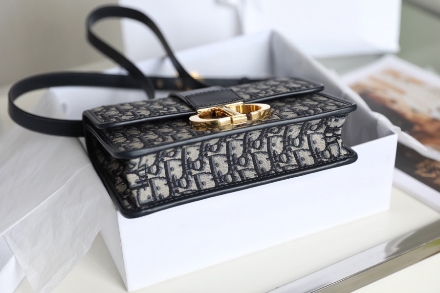 30 MONTAIGNE BAG Blue Dior Oblique Jacquard