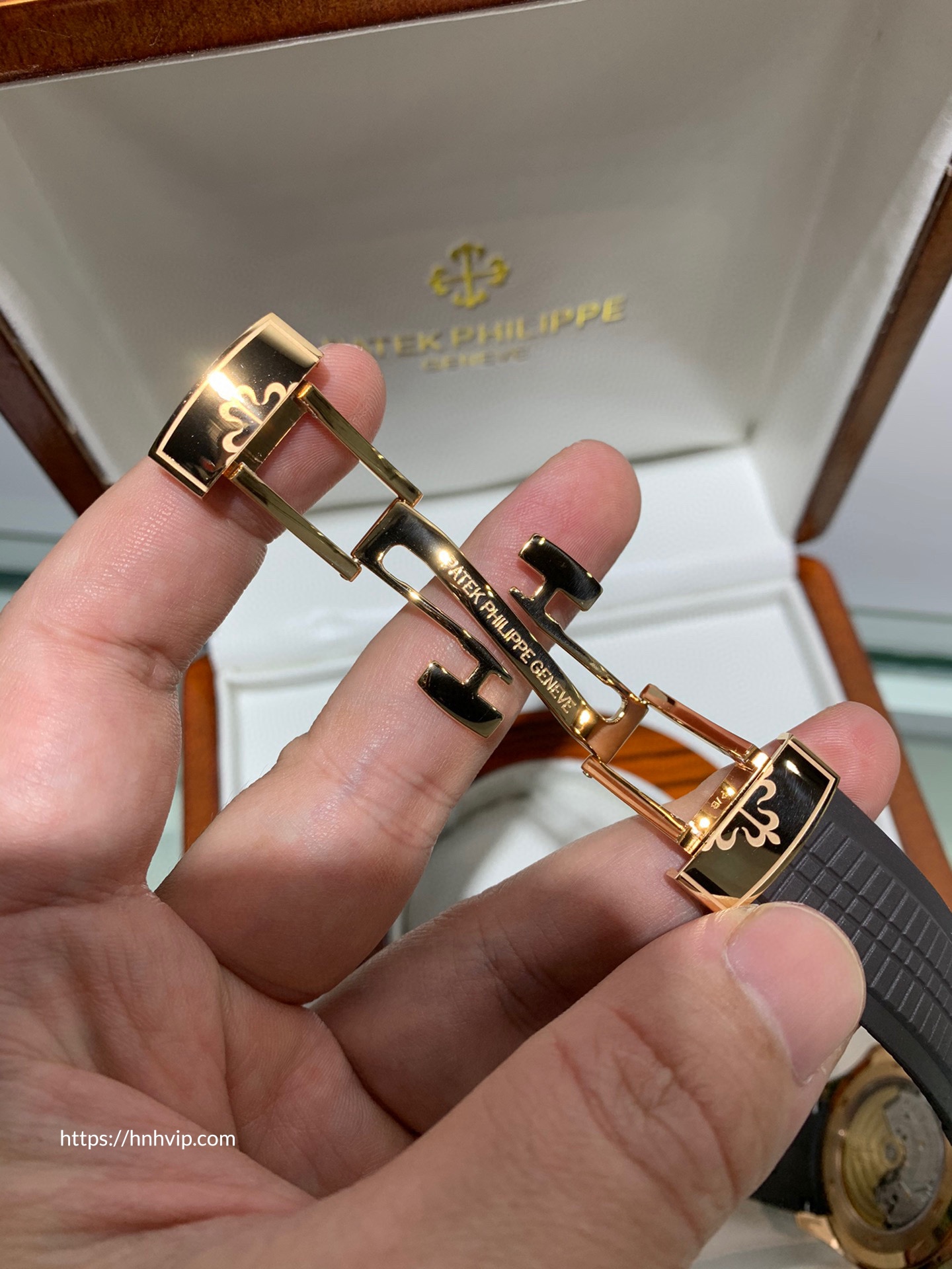 PATEK PHILIPPE AQUANAUT 5167R-001