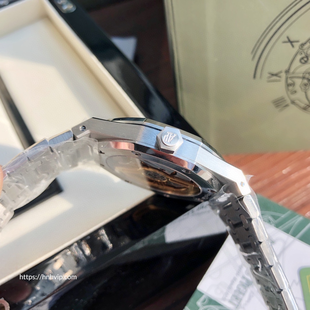 Audemars Piguet Royal Oak 15500ST.OO.1220ST.01