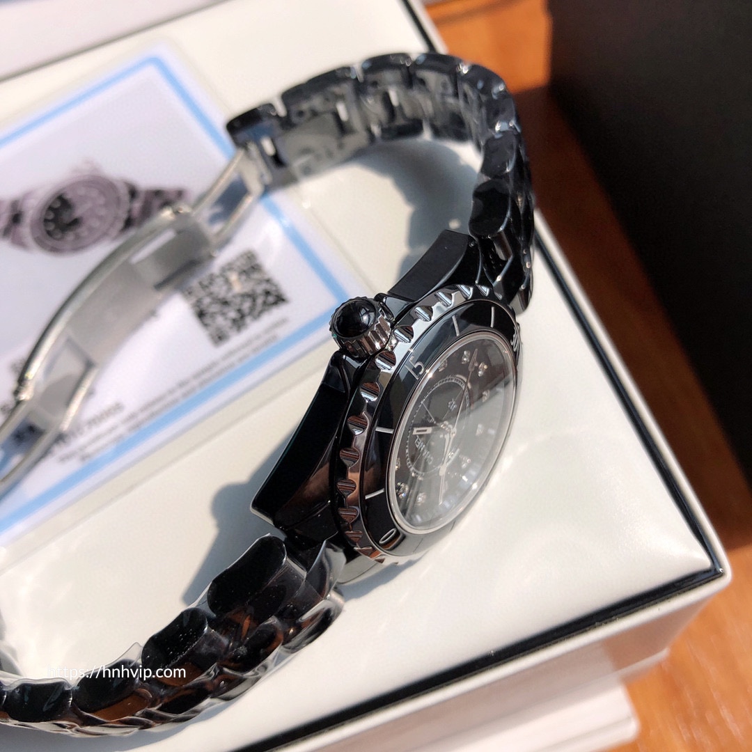 Chanel J12 WATCH, 33 MM