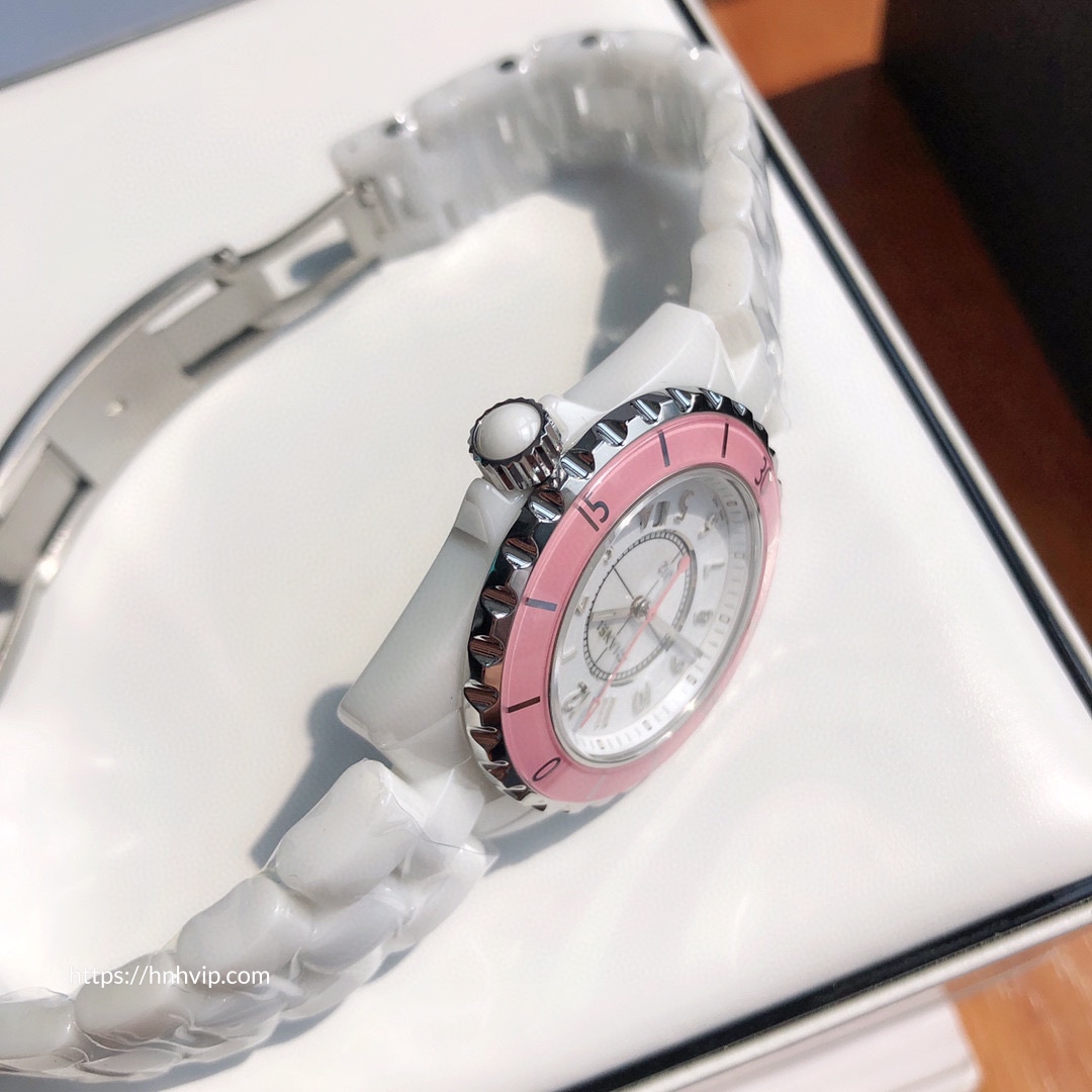 Chanel J12 WATCH, 33 MM