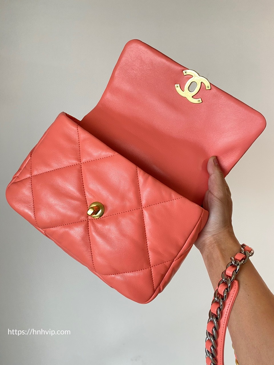 CHANEL 19 HANDBAG