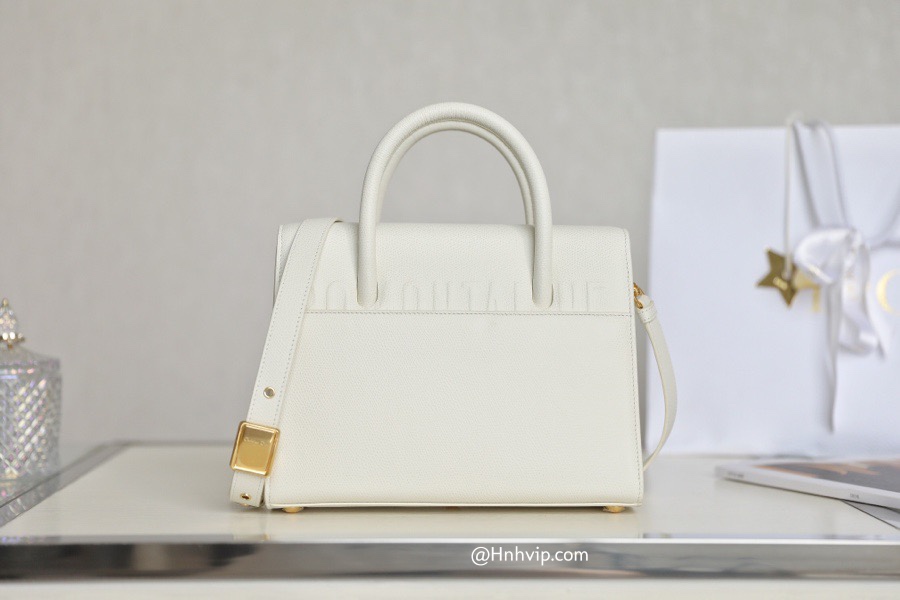 DIOR MEDIUM ST HONORÉ TOTE Latte Grained Calfskin