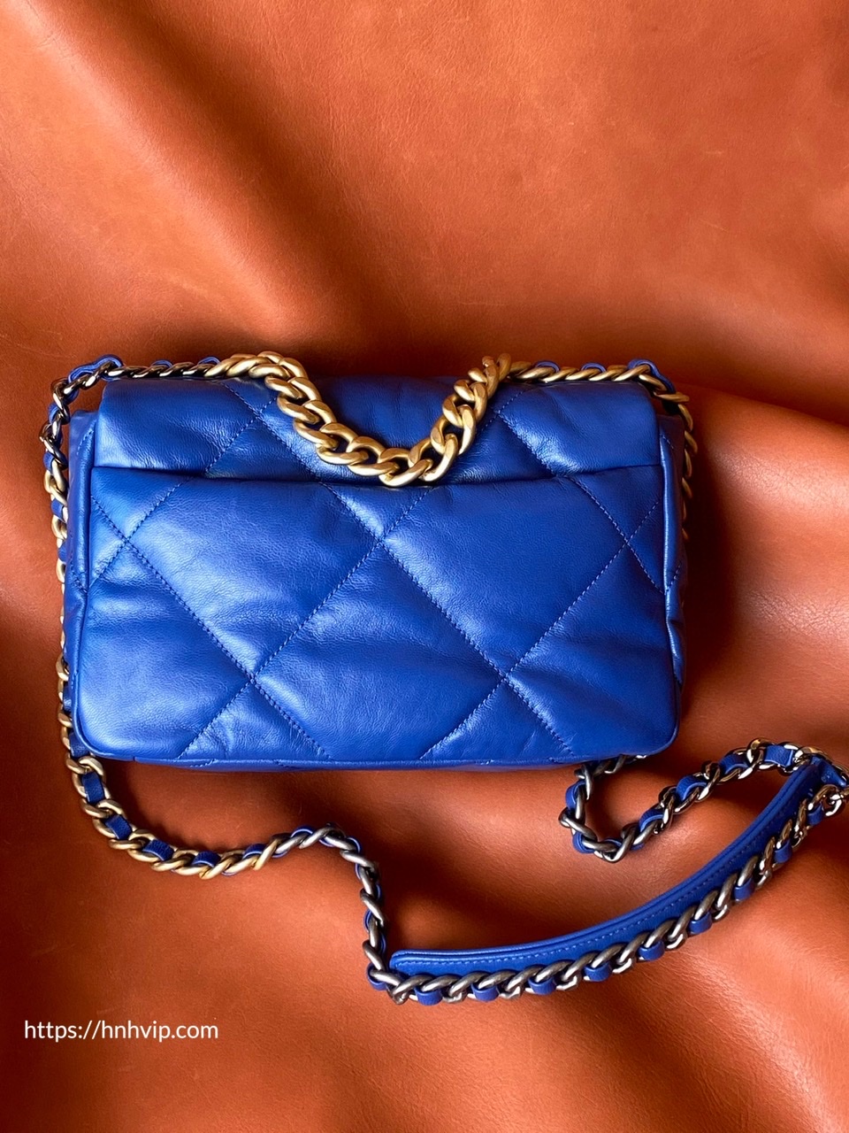 CHANEL 19 HANDBAG