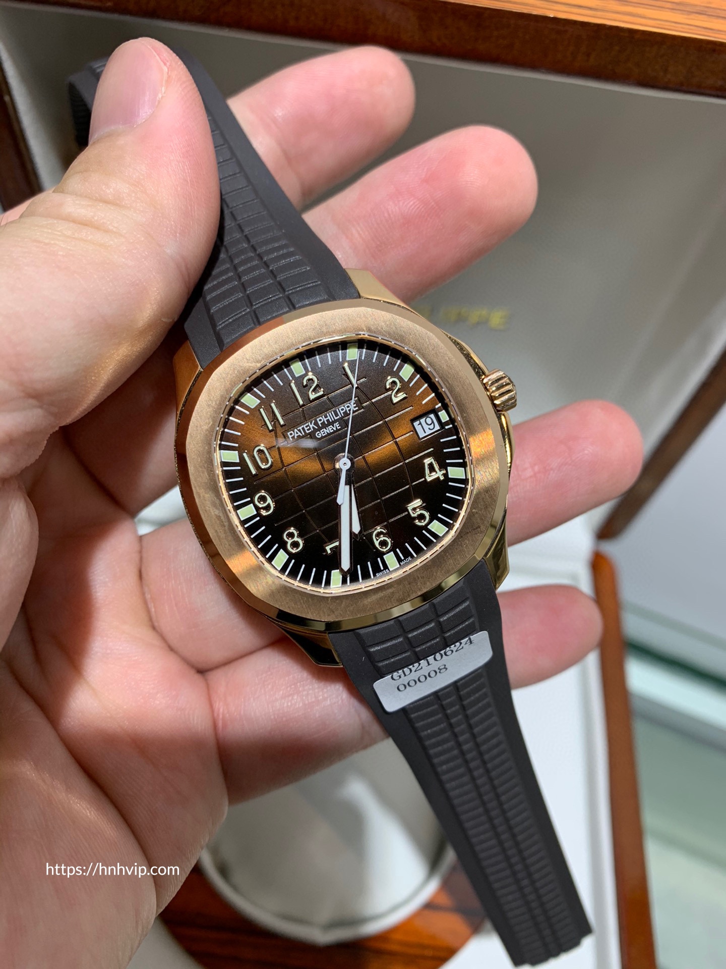 PATEK PHILIPPE AQUANAUT 5167R-001