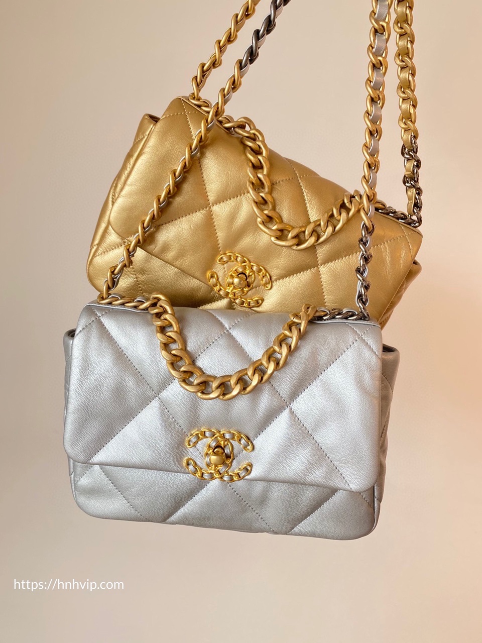 CHANEL 19 HANDBAG