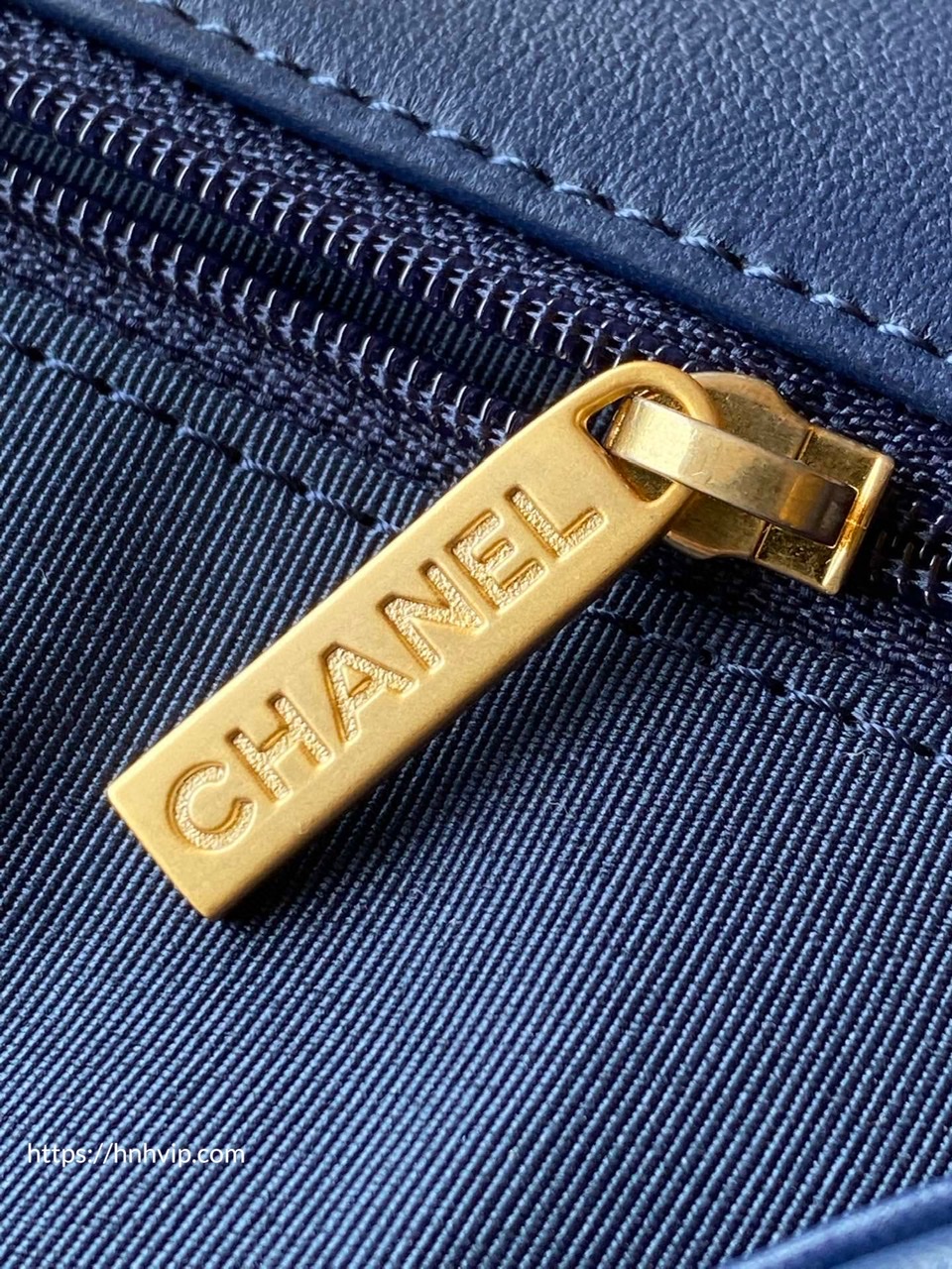 CHANEL 19 HANDBAG