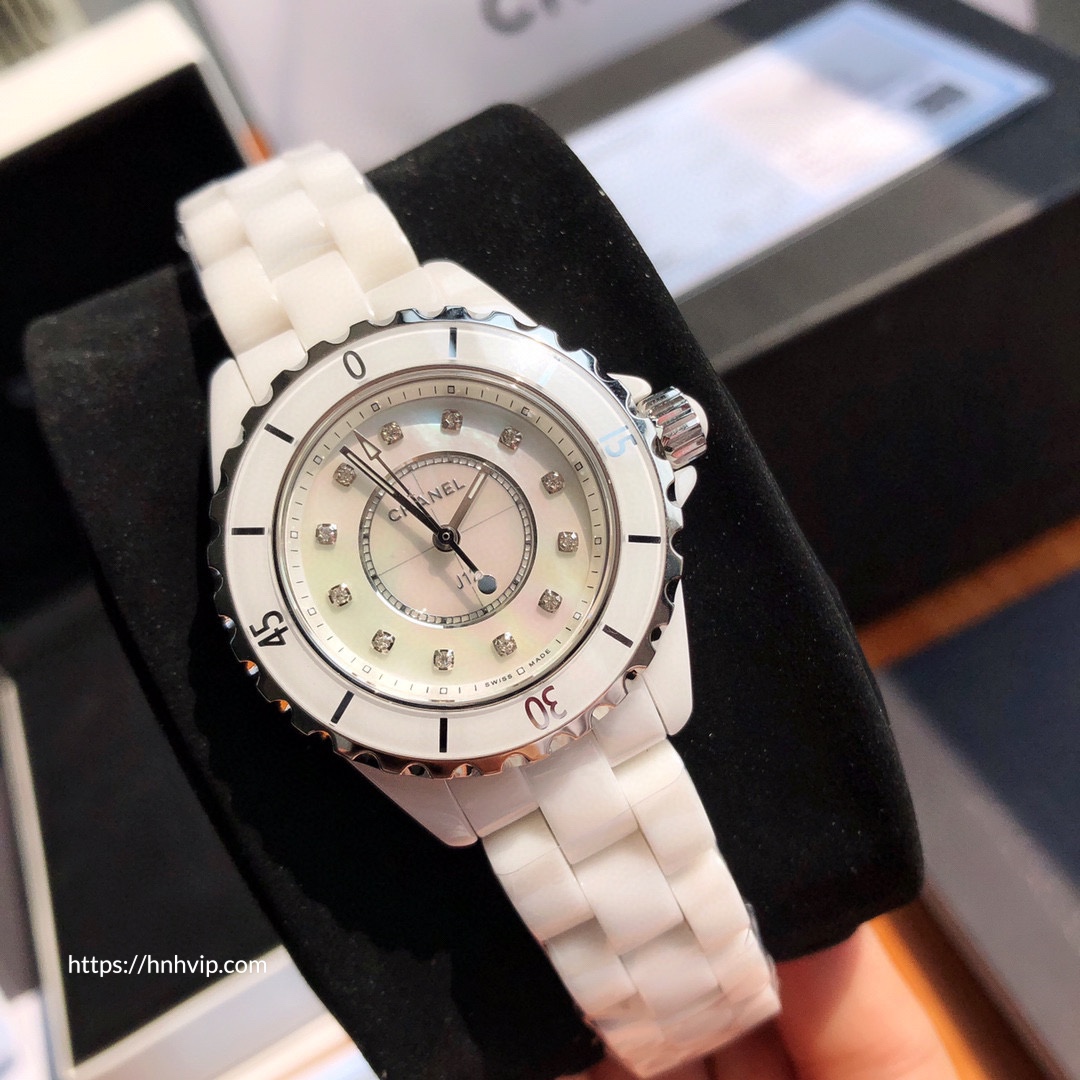 Chanel J12 WATCH, 33 MM