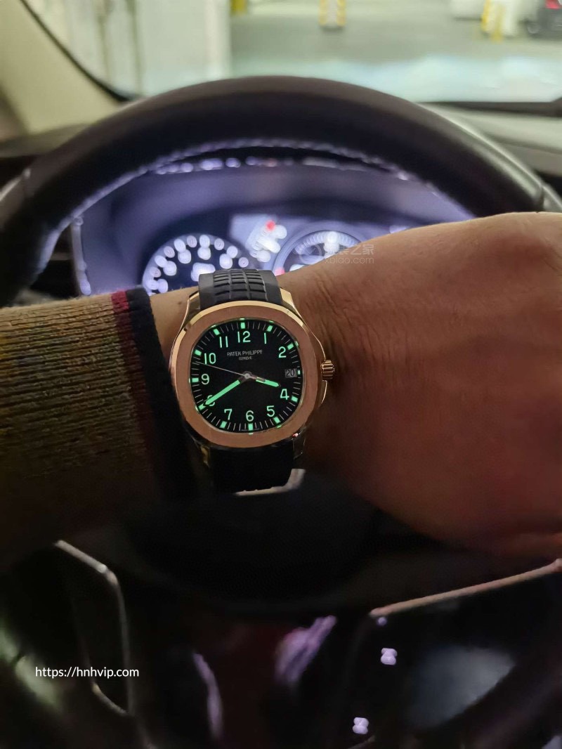 PATEK PHILIPPE AQUANAUT 5167R-001