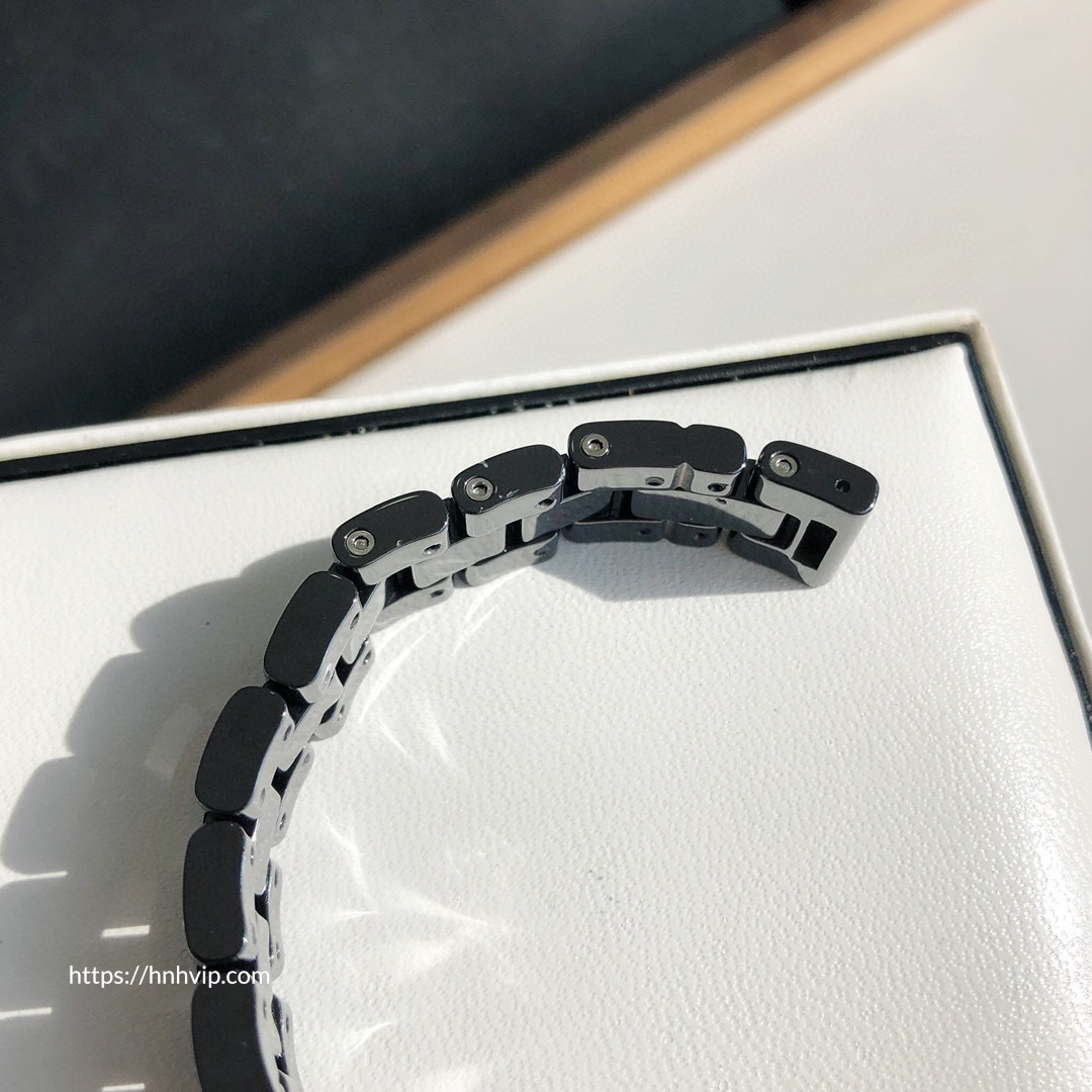 Chanel J12 WATCH, 29MM