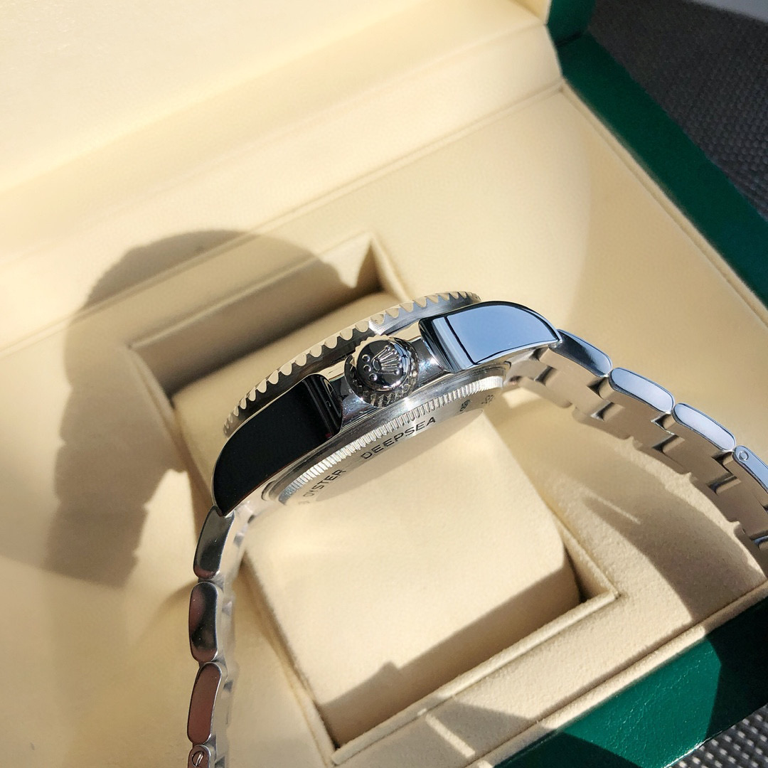 Rolex OYSTER PERPETUAL DEEPSEA m126660-0002