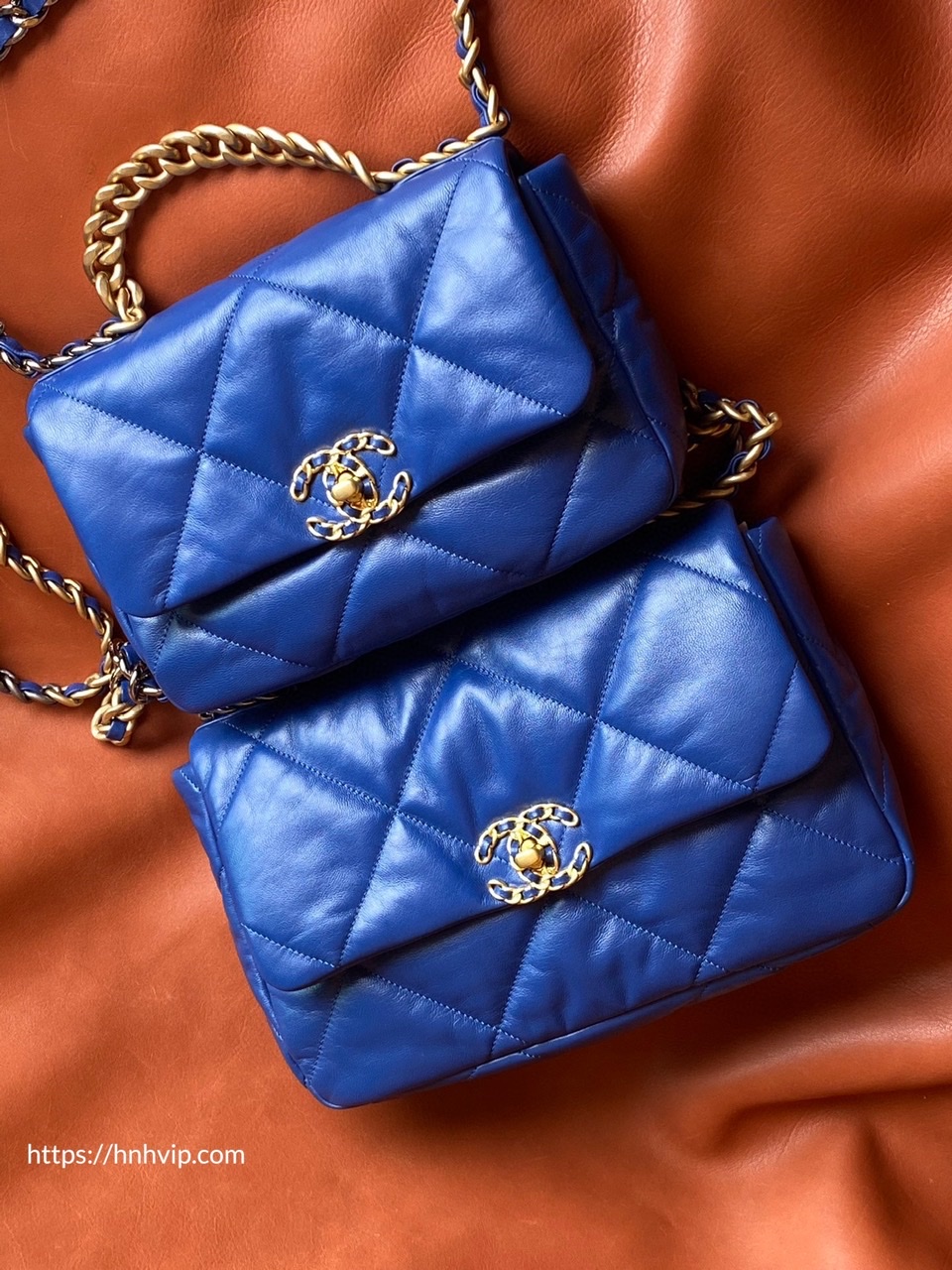 CHANEL 19 HANDBAG