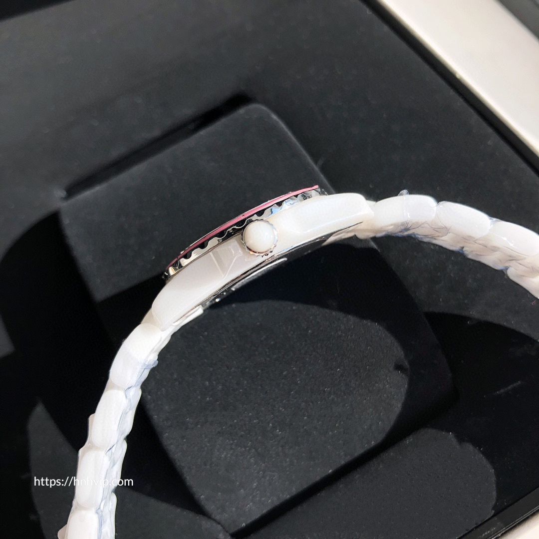 Chanel J12 WATCH, 29MM