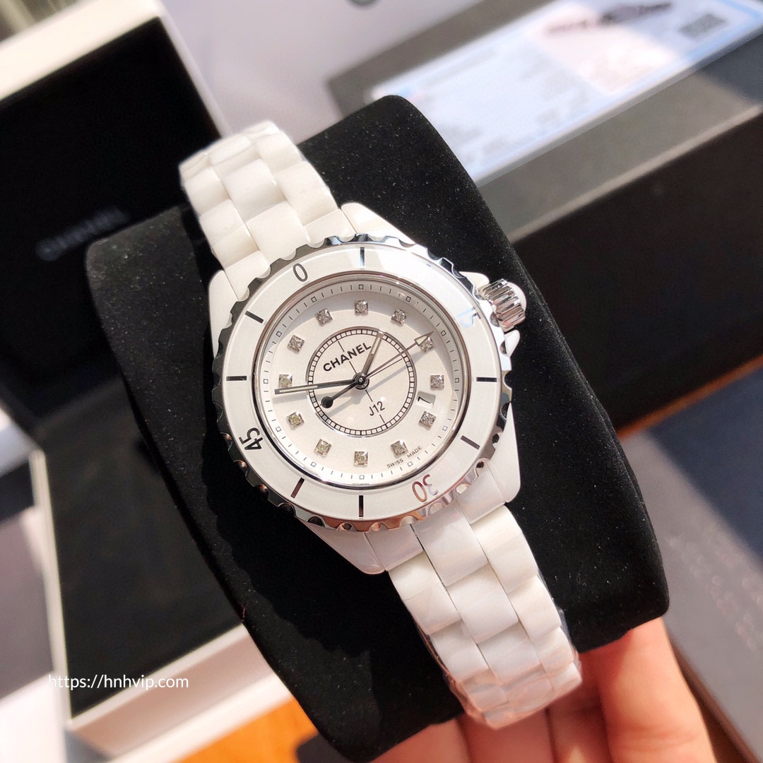 Chanel J12 WATCH, 33 MM