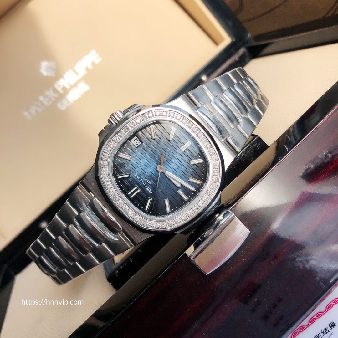 PATEK PHILIPPE NAUTILUS 5711 DIAMOND BEZEL BLUE DIAL