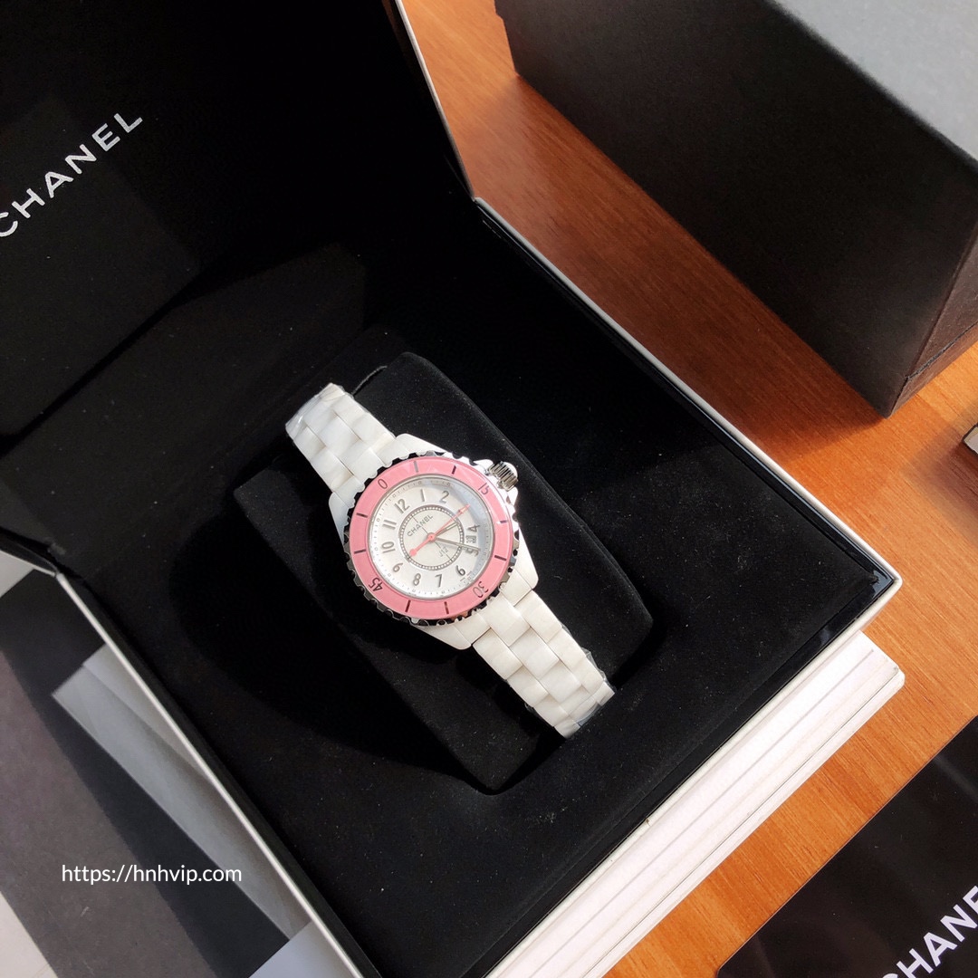 Chanel J12 WATCH, 33 MM