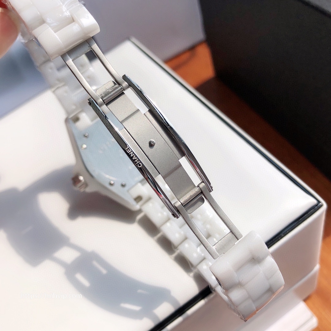 Chanel J12 WATCH, 33 MM