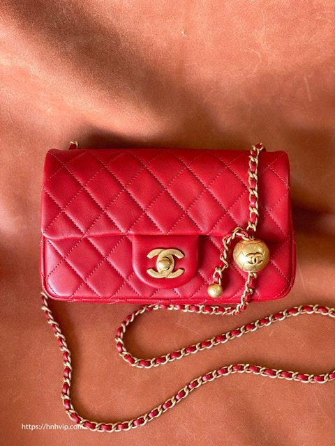 Chanel Classic Flap Runway Square small Pearl Crush Lambskin Leather