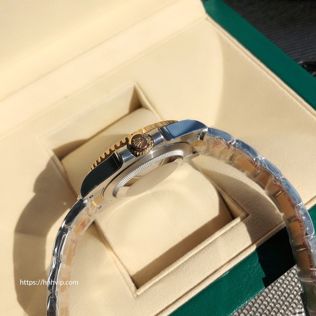 Rolex Oyster Perpetual Submariner Date 126613LB