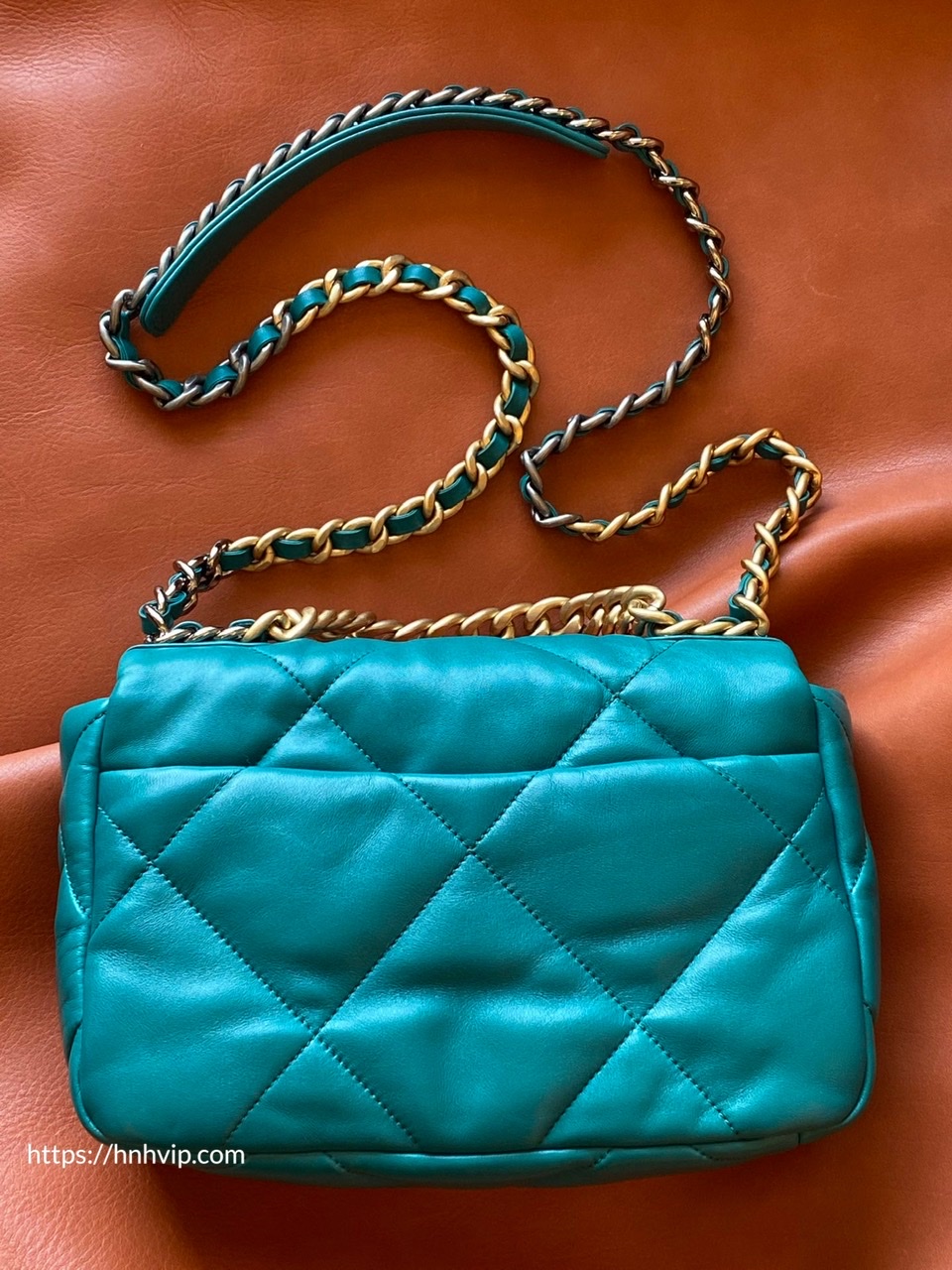 CHANEL 19 HANDBAG