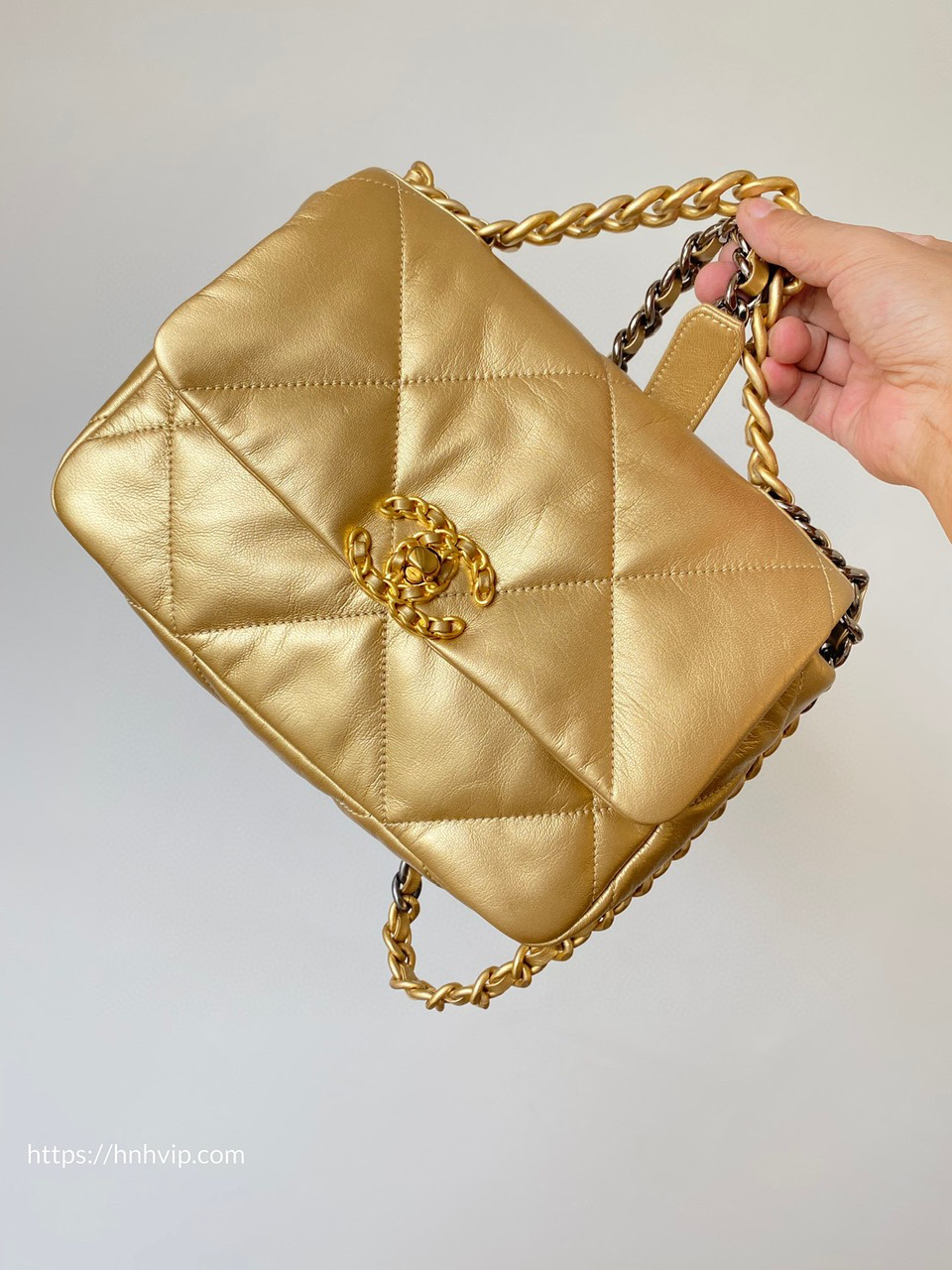 CHANEL 19 HANDBAG