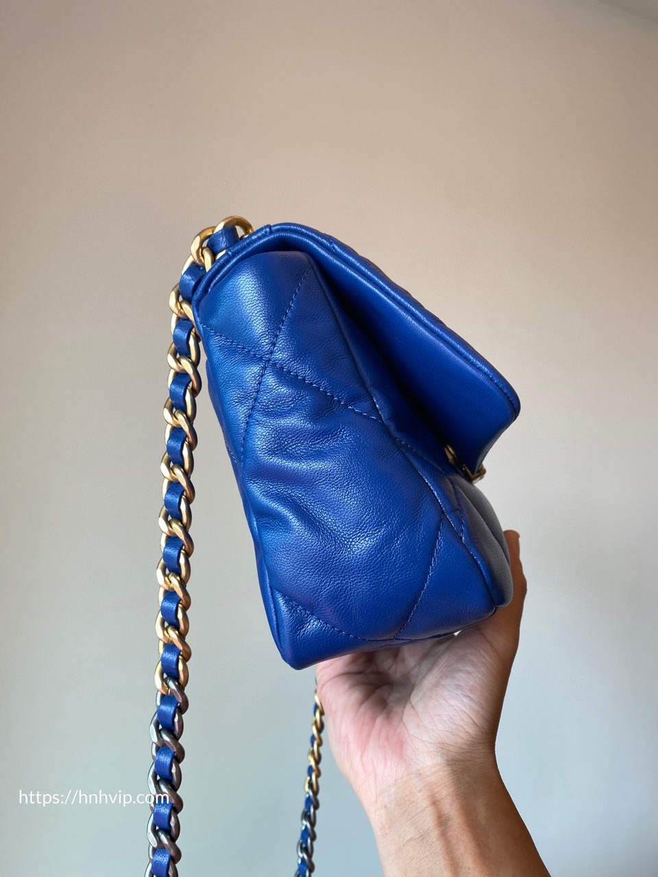 CHANEL 19 HANDBAG